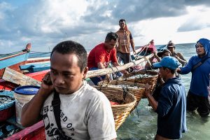 Read more about the article Menjaga Suku Lom, Menyelamatkan Pulau Bangka dari Kerusakan Lingkungan